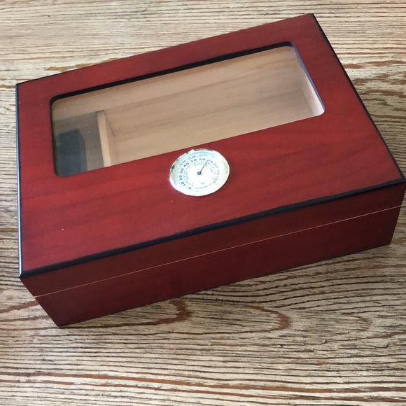 NWT Cigar Humidor, Glass Top Cigar Box with Hygrometer Humidifier - Picture 6 of 6